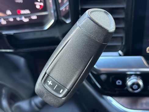 Certified 2025 GMC Sierra 1500 SLT RWD image 21
