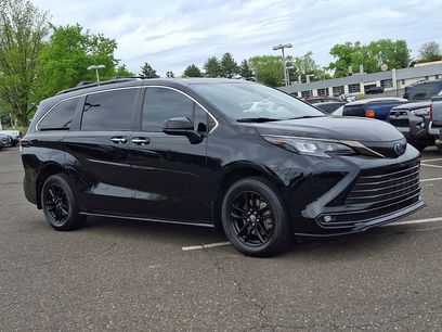 Certified 2023 Toyota Sienna XLE Woodland Edition