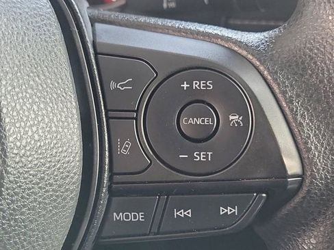 Used 2025 Toyota RAV4 XLE FWD image 9