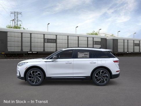 New 2026 Lincoln Corsair Reserve image 25