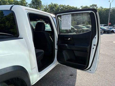 Used 2021 Toyota Tacoma TRD Off-Road RWD image 32