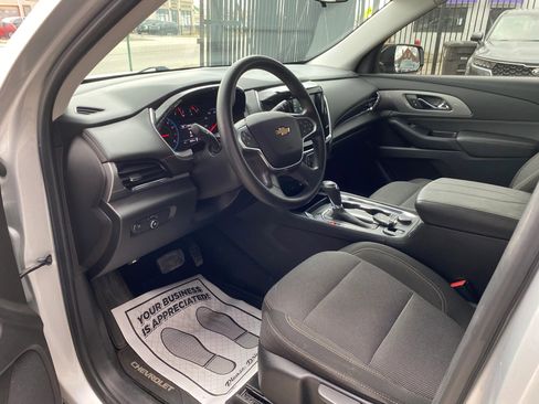 Used 2018 Chevrolet Traverse LS image 3