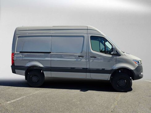Used 2026 Mercedes-Benz Sprinter 2500 image 2