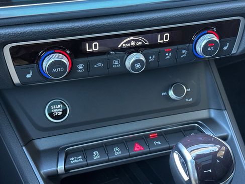 New 2025 Audi Q3 2.0T Premium image 17