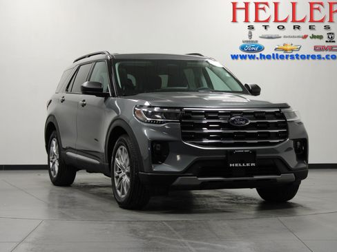 Used 2025 Ford Explorer Active w/ Active Comfort Package image 1
