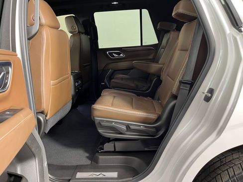 Used 2021 Chevrolet Tahoe High Country w/ Premium Package image 13