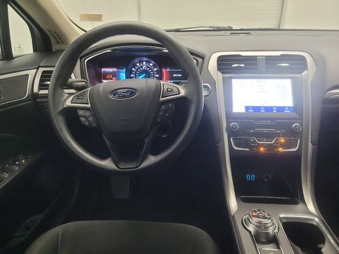 Used 2020 Ford Fusion SE FWD image 22