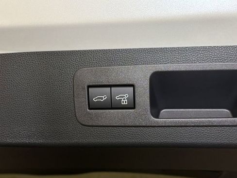 New 2026 Lexus LX 700h Luxury image 10