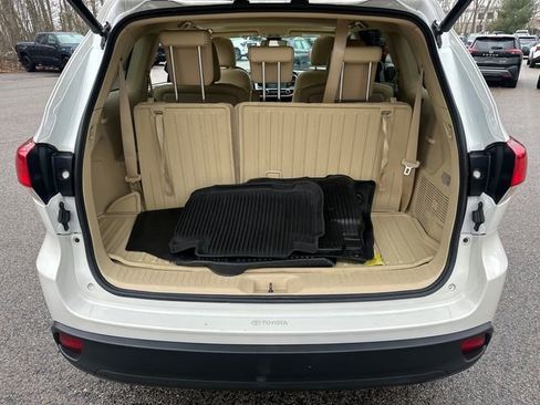 Used 2018 Toyota Highlander XLE image 36