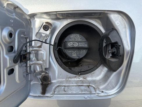 Used 2023 Toyota RAV4 SE w/ SE Grade Weather Package image 11