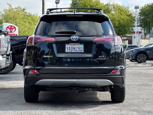 Certified 2018 Toyota RAV4 XLE AWD/4WD image 4