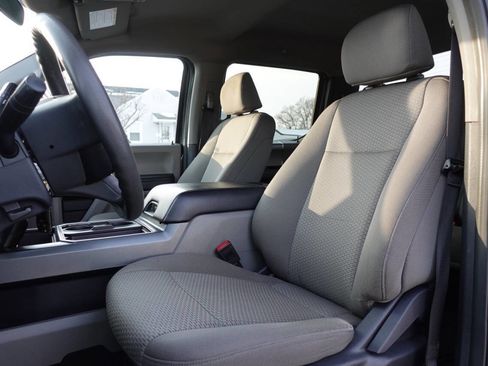 Used 2022 Ford F250 XLT w/ Black Appearance Package image 15