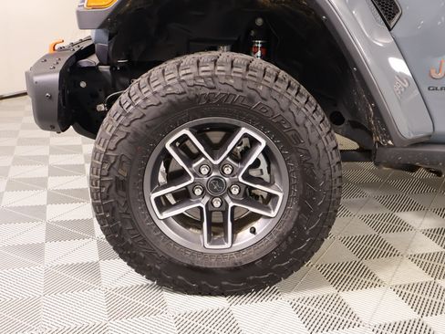 Used 2026 Jeep Gladiator Mojave AWD/4WD image 19