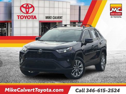 Used 2025 Toyota RAV4 XLE Premium FWD image 1