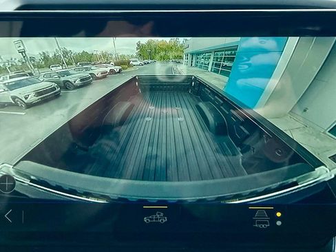 Used 2025 Chevrolet Silverado 2500 LTZ w/ LTZ Convenience Package image 7