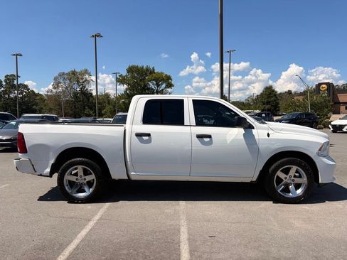 Used 2015 RAM 1500 Express RWD image 8