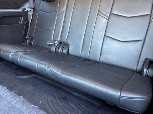 Used 2015 Cadillac Escalade Luxury image 35