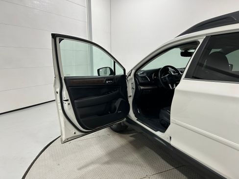 Used 2017 Subaru Outback 2.5i Limited AWD/4WD image 23