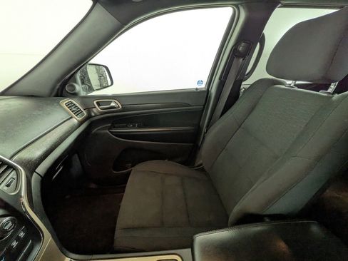 Used 2016 Jeep Grand Cherokee Laredo w/ Quick Order Package 23E image 29