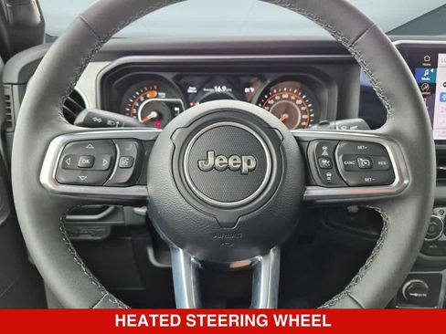 Used 2026 Jeep Wrangler Unlimited Sahara AWD/4WD image 21