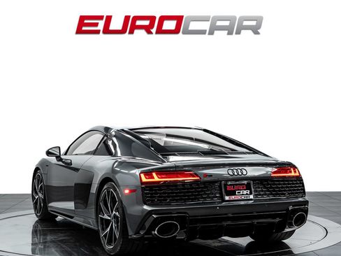 Used 2021 Audi R8 V10 w/ Premium Package RWD image 3
