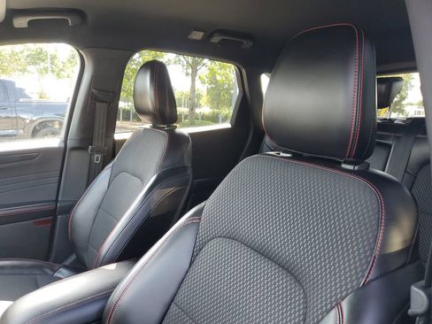 Used 2023 Ford Escape ST-Line FWD image 16