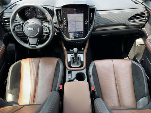 Used 2025 Subaru Forester Touring AWD/4WD image 11