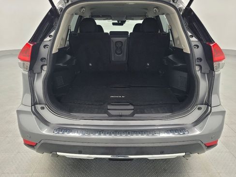 Used 2019 Nissan Rogue SV image 29