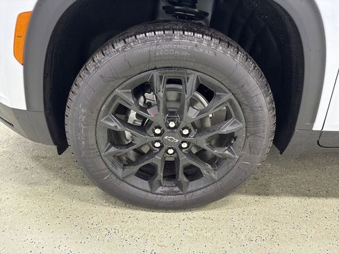 New 2026 Chevrolet Traverse LT w/ Midnight/Sport Edition AWD/4WD image 10