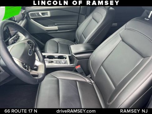 Used 2022 Ford Explorer XLT w/ Equipment Group 202A AWD/4WD image 18