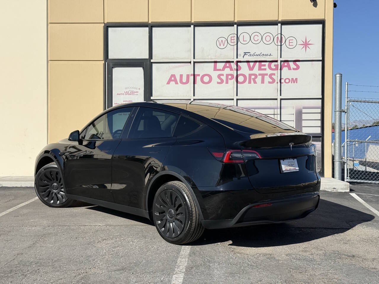 Used 2023 Tesla Model Y Long Range AWD/4WD image 9
