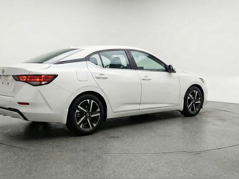 Used 2025 Nissan Sentra SV FWD image 9