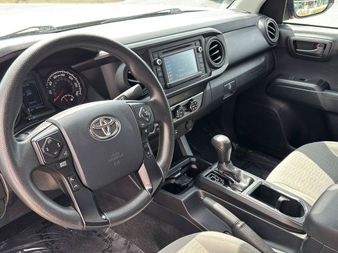 Used 2019 Toyota Tacoma SR AWD/4WD image 14