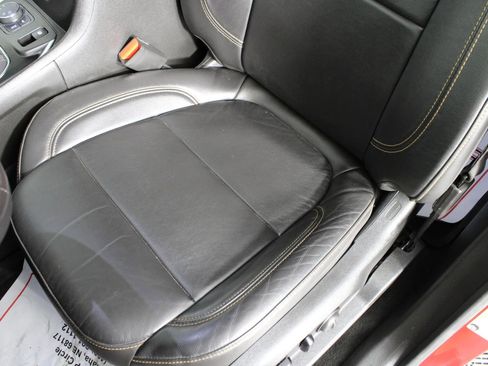 Used 2021 Chevrolet Traverse RS w/ LPO, Floor Liner Package AWD/4WD image 38