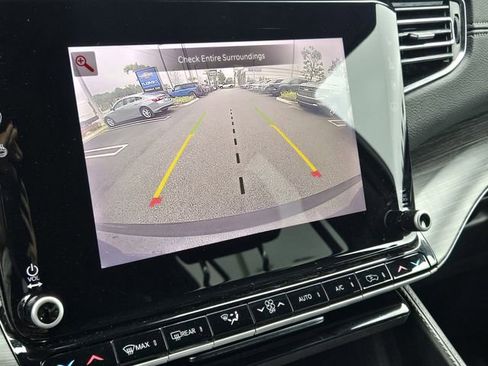 Used 2023 Jeep Wagoneer L Series II image 21