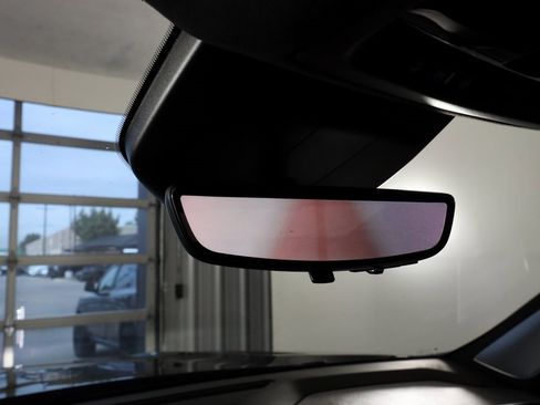 Used 2025 Cadillac Escalade V image 32