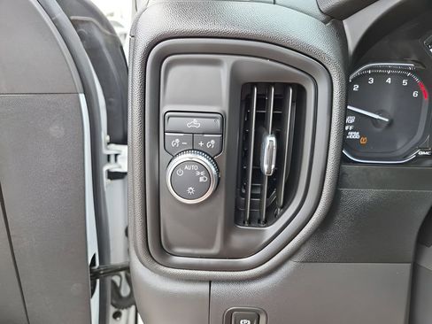 Used 2021 GMC Sierra 1500 2WD Crew Cab w/ Sierra Value Package image 32