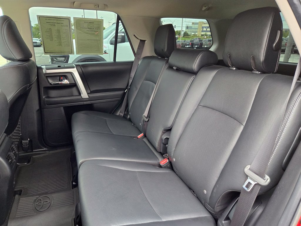 Used 2021 Toyota 4Runner Limited AWD/4WD image 28