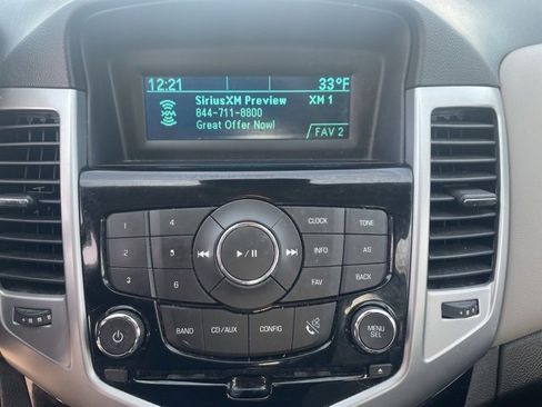 Used 2014 Chevrolet Cruze LS image 19