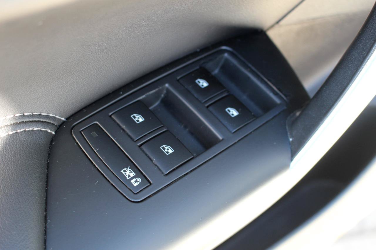 Used 2013 Buick Regal Premium FWD image 13