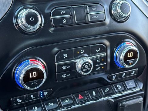 Used 2022 GMC Sierra 3500 Denali image 31