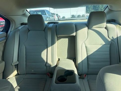 Used 2018 Ford Taurus SE FWD image 26