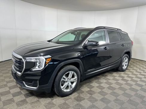 Used 2023 GMC Terrain SLE w/ Driver Convenience Package image 7
