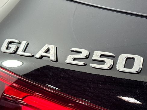 New 2026 Mercedes-Benz GLA 250 image 8