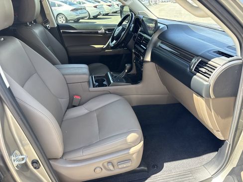 Used 2023 Lexus GX 460 Premium w/ Accessory Package AWD/4WD image 42