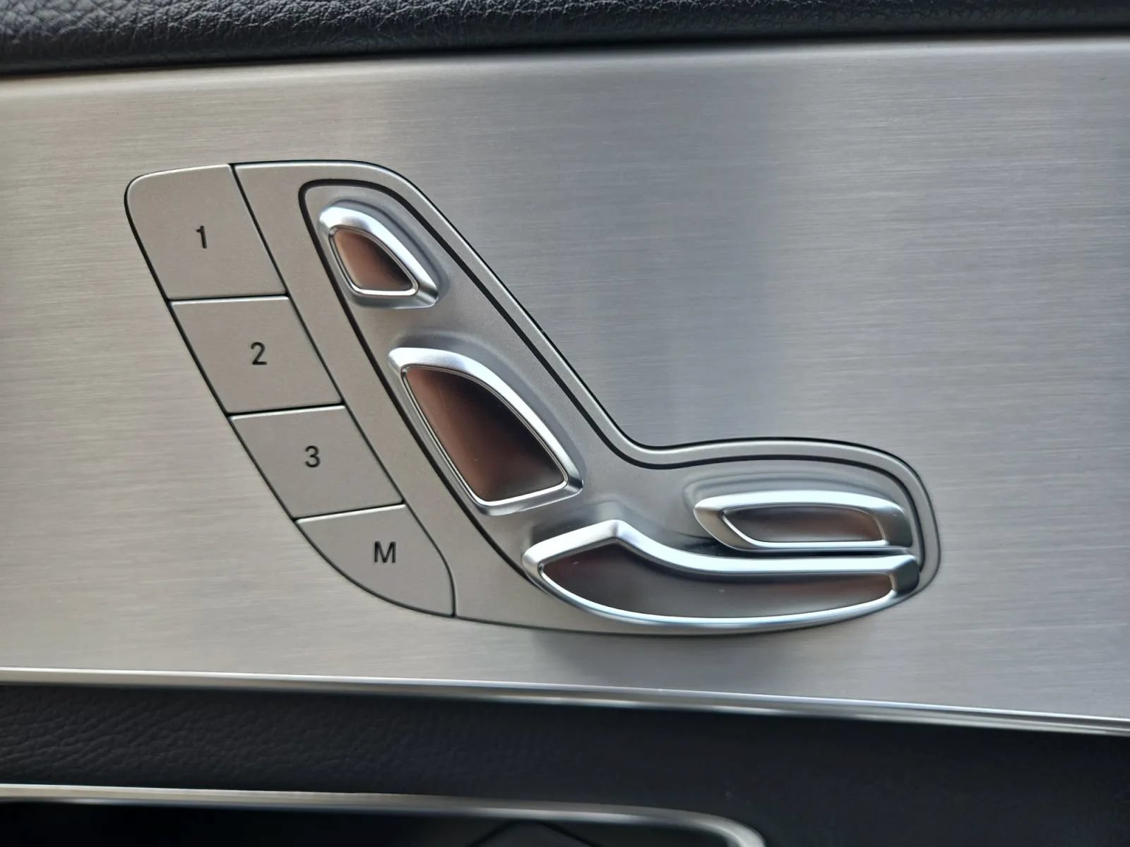Used 2019 Mercedes-Benz C 300 Sedan image 17