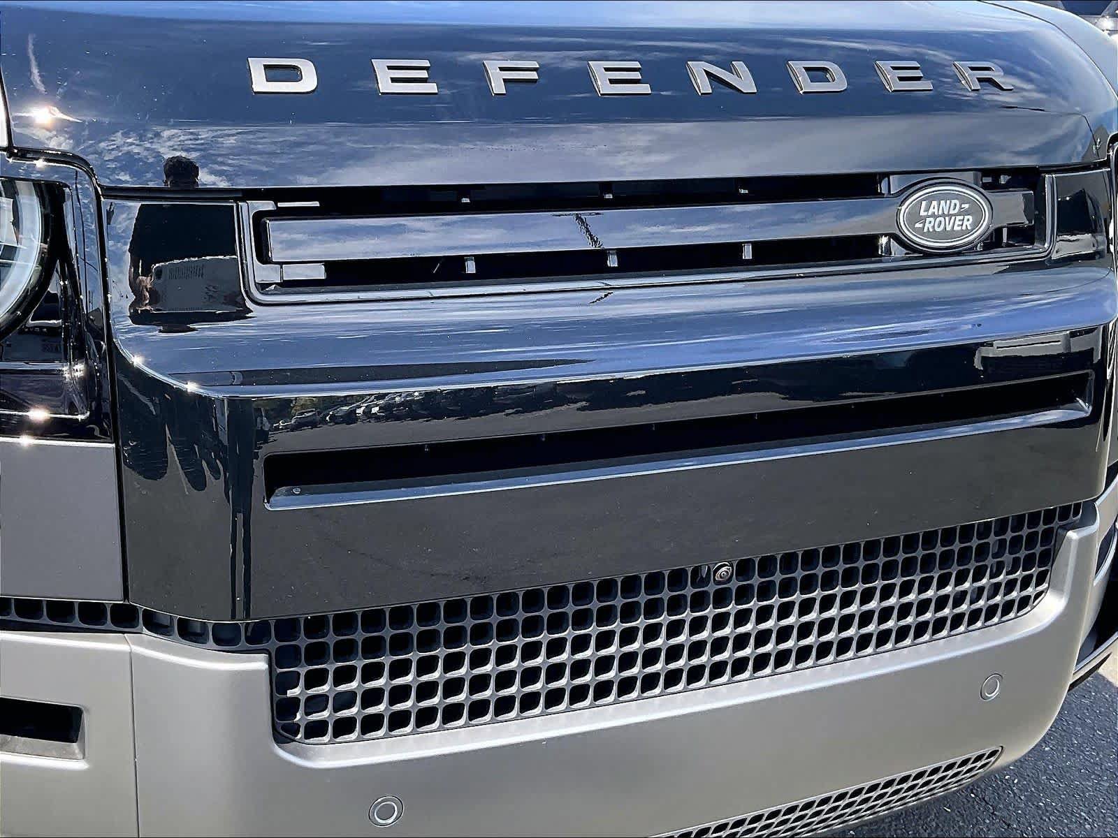 New 2026 Land Rover Defender 90 V8 AWD/4WD image 34
