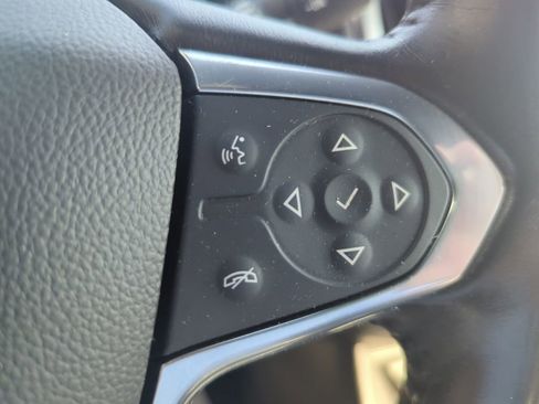 Used 2022 Chevrolet Traverse LT FWD image 37