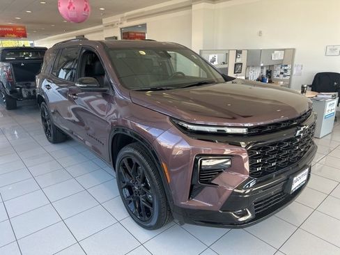 New 2026 Chevrolet Traverse RS w/ LPO, Floor Liner Package image 5