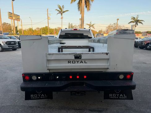 Used 2022 Ford F350 XL w/ Power Equipment Group image 4